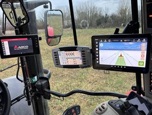 Tracteur Massey Ferguson 7718 4x4 85 CV haute performance et économe en carburant avec pompe moteur pour les exploitations agricoles disponible. - Product Image 2