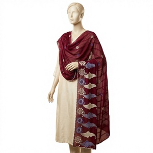 Vente en gros de châles hijab en mousseline pour femmes, brodés de fleurs et de strass, légers, respirants, multicolores, ethniques, doux, pour un usage quotidien estival - Product Image 1