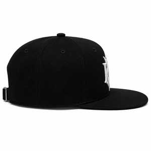 Casquette Snapback Noire Personnalisée avec Broderie 3D et Boucle Métallique – Qualité Supérieure, 5 Panneaux, Visière Plate, Tendance Hip-Hop, Décontractée, Idéale pour les Fêtes - Product Image 3