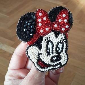 Vente en gros de porte-bonheur artisanaux gravés sur des perles en os au design tribal pour la fabrication de bijoux et le bricolage - Product Image 6