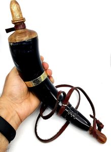 Cuerno de polvo natural hecho a medida para polvo de pistola adecuado para vikingos Cuerno de sonido vikingo pulido auténtico con cuero y logotipo - Product Image 3