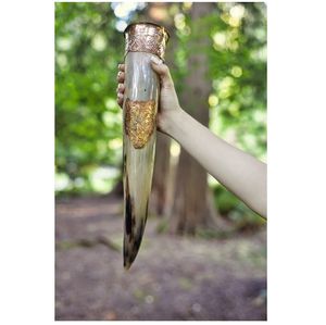 Cuerno para beber de diseño grabado de primera calidad con soporte Pieza de decoración elegante única Cuerno de ágata Vikingo de alta calidad por Artesanías de lujo - Product Image 1