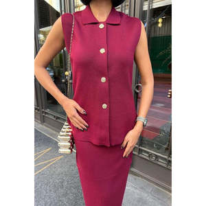 Conjunto Midi de Tejido de Punto 10230 con Detalle de Botones Dorados y Chaleco para Primavera/Verano, para el Trabajo o Uso Casual - Product Image 1