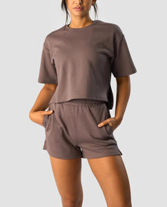 Ensemble de détente pour femmes, vente en gros personnalisée, best-seller, t-shirt ample et short à taille élastique pour femmes - Product Image 1