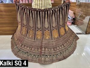 Elegante terciopelo nupcial Lehenga pesado Jarkan trabajo doble lata estilo Rajwadi largo Choli 4 lados Butti trabajo Dupatta para invierno verano - Product Image 2