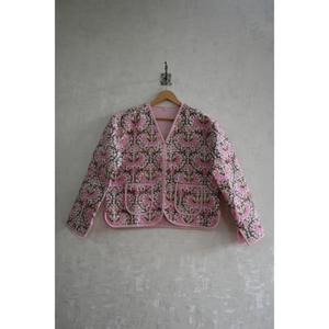 Veste d'hiver écologique réversible en coton imprimé à la main en Inde, tissée, à motifs floraux, matelassée - Product Image 2