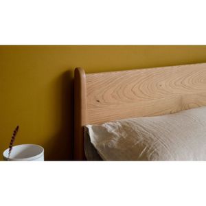 Marco de cama con plataforma de madera maciza de Indonesia - Product Image 1