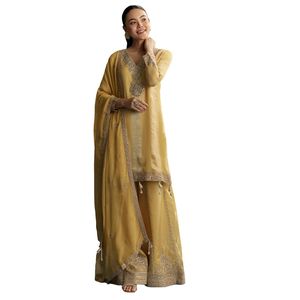 Costume Palazzo en Organza Jaune avec Broderie Zari et Miroir Vente en Gros de Vêtements Ethniques pour Femmes Usine de Vêtements OEM Fournisseur en Vrac - Product Image 1