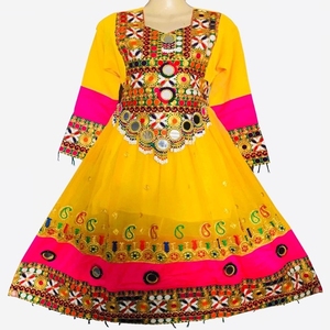 ROBE AFGHANI FABRIQUÉE À LA MAIN AU PRIX DE GROS AVEC COULEUR OR ET NOIR POUR LES FEMMES AFGHAN KUCHI NOUVEAU DERNIER DESIGN 2024 TOP VENTE - Product Image 5