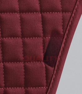 Manta de silla de montar inglesa suave y transpirable, fabricada con capas acolchadas duraderas que garantizan un flujo de aire refrescante y un soporte constante. - Product Image 5