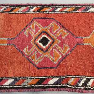 Tapis turc vintage Herki 3,4x10,1 pi (105x309 cm), tapis persan en laine rouge - Product Image 3