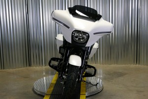 Motocicleta de Turismo Harley Davidson Street Glide 1917 cc V2 de 4 Tiempos, Modelo 2025-2026, la Más Vendida, Lista para Envío Mundial - Product Image 4