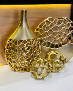 Vase à fleurs décoratif en fonte d'aluminium pour la table et l'étagère, ajoutant un accent sophistiqué à l'intérieur de la maison - Product Image 1