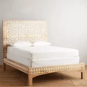 أثاث منحوت يدوي عالي الجودة لغرفة النوم منصة خشبية صلبة هندية بطبقة أخري طبيعية ومبيضة السرير التقليدي