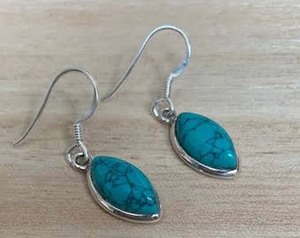 Dernier design, argent sterling plaqué or 24 carats, pierre turquoise naturelle 7x14mm, boucles d'oreilles pendantes, sertissage en bezel, hip-hop pour enfants - Product Image 3