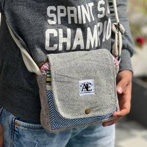 Bolso bandolera de cáñamo del Himalaya ecológico, hecho a mano cruzado bolso de hombro, monedero de viaje pequeño para mujeres y niñas con correa ajustable - Product Image 4