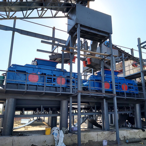 Mini trituradora de rodillos de motor diésel portátil, pequeña trituradora de carbón móvil, máquina trituradora de rocas, <span class=keywords><strong>precio</strong></span>, trituradora de piedra - Product Image 5