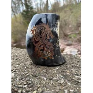 Mug en corne écologique de style animal viking fait à la main avec un détail de dragon sculpté - Product Image 1
