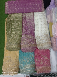 Prêt à Stock perles de travail manuel avec séquence tissu de soie Fendy pour la fabrication de robes de mariée pour femmes tissu de vêtement - Product Image 2