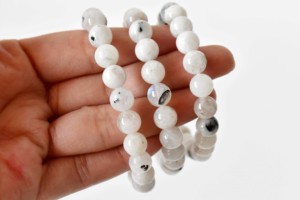 Top Quality Wholesale White Rainbow Moonstone Natural <b>Healing</b> Fashionable 8mm Round <b>Bracelet</b> For Meditation Jewelry - Product Image 6