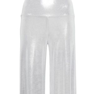 Norma Kamali Pantalones acampanados metálicos Tono plateado Diseño elástico Cintura alta Longitud larga Moda moderna Pantalones de campana - Product Image 6