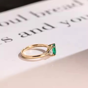 Anillo de compromiso de Esmeralda cultivada en laboratorio de oro sólido 10K/14K/18K certificado por IGI, regalo de aniversario con acento de trillón para anillos de diamantes de esposa - Product Image 3