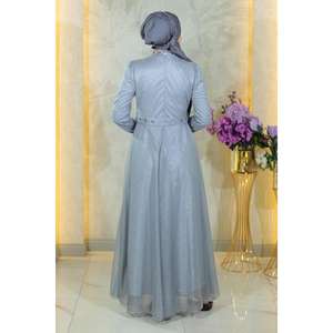 Vestido de Noche Plateado Estilo Princesa con Pedrería, Cuello Alto, Detalle de Pedrería Drapeada, Talla XS, Largo hasta el Suelo, Estilo Maxi MSW19188-4 - Product Image 4