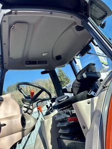 รถแทรกเตอร์ดีเซล Deutz Fahr รุ่นใหม่ คุณภาพสูง สีแดง ขับเคลื่อน 4 ล้อ ผลผลิตสูง เครื่องจักรกลการเกษตร - Product Image 4