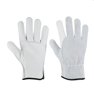 Guantes de cuero de primera calidad hechos a mano para conducir, guantes de moto diseñados para viajes largos, comodidad elegante y ajuste seguro ligero - Product Image 1