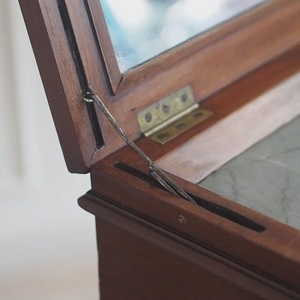 Mesa Auxiliar de Madera de Diseño Clásico Indio con Cajón y Borde Alto de f s international - Product Image 2