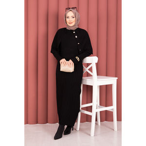 Ensemble robe en tricot avec détails boutonnés, style imprimé décontracté, saison automne, tissage au crochet, couleur noire - Product Image 1