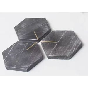 Sous-verres en marbre hexagonal noir avec incrustation en laiton Sous-verres à motif de marbre Sous-verres en pierre absorbante avec base en liège en métal - Product Image 1