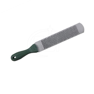 Raspador de pezuñas de grado industrial, herramienta de herrador para el mantenimiento de pezuñas de caballos y uso profesional en el cuidado de animales de granja. - Product Image 3