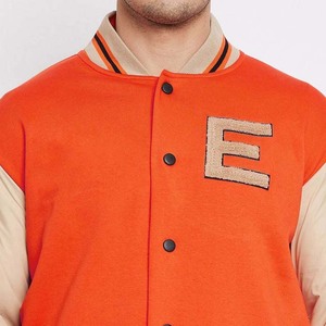 Veste universitaire avec manches blanches, corps en laine, fermeture à boutons-pression, style baseball universitaire, veste bomber personnalisée, veste de lettreman - Product Image 6