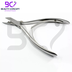 Coupe-ongles en acier inoxydable de qualité supérieure 2026 avec poignée antidérapante, lame incurvée de précision, ouverture large et durable - Product Image 4