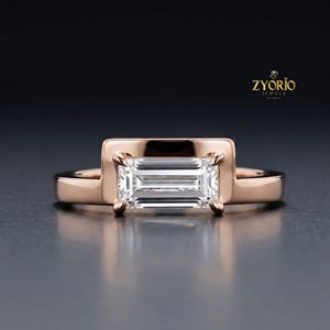 Bague de fiançailles solitaire en or 10 carats avec diamant de laboratoire taille émeraude pour femme - Product Image 1