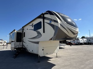 VENDEDOR VERIFICADO DE PRODUCTOS USADOS: Autocaravana Usada Grand Design Solitude 375RES 2020 DISPONIBLE PARA LA VENTA - Product Image 5