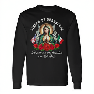 T-shirt a maniche lunghe con design della Vergine di Guadalupe, bandiere messicane e americane e rose - Product Image 2