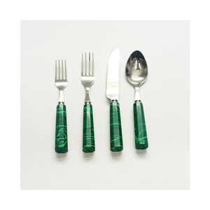 Juego de cubiertos con mango de resina verde Juego de cubiertos de calidad conveniente Cuchara Tenedor Cuchillo Disponible para compradores a granel - Product Image 1