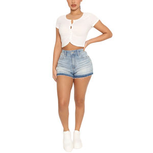 Short en coton respirant pour femmes Nouveau design de lavage à l'acide à la mode Prix de gros Logo personnalisé pour la salle de sport et vêtements décontractés - Product Image 5