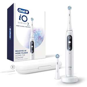 Brosse à dents électrique rechargeable Oral-B IO Series 9 de qualité supérieure, noir cosmique, avec 4 têtes de brosse, étui de voyage et chargeur IO Sense - Product Image 2