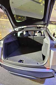 รถยนต์มือสอง Tesla Model Y Juniper RWD ปี 2025 - Product Image 3
