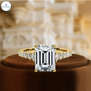 Anillo de compromiso con diamante esmeralda cultivado en laboratorio de 1 quilate, anillo solitario con pavé de diamantes en medio de la banda, halo oculto de diamantes, pavé de diamantes en el tallo, oro de 14 quilates - Product Image 3