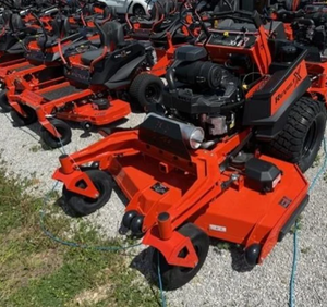 กำลังมองหาเครื่องตัดหญ้าแบบยืนขับ Zero Turn Revolt X ประสิทธิภาพสูง ออกแบบมาเพื่อมืออาชีพ พร้อมจำหน่ายแล้ว - Product Image 2