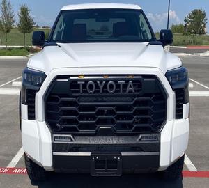 Toyota Tundra TRD 2022, faible kilométrage, prêt à la livraison, boîte de vitesses automatique, conduite à gauche, cuir foncé, R 18, fourgon - Product Image 1