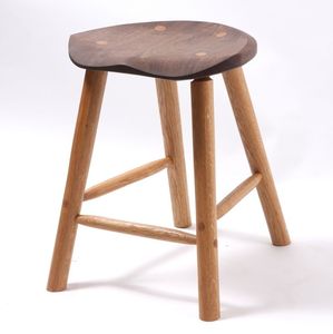 Tabouret en bois de qualité supérieure en bois de teck, parfait pour des sièges durables dans les maisons et les restaurants - Product Image 1