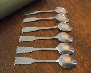 Ensemble de cuillères design finies argent, couverts élégants et élégants en acier inoxydable, parfaits pour la cuisine et les cadeaux de l'Inde - Product Image 2