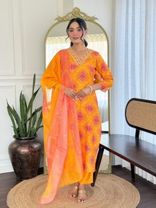 Traje Kurti Tradicional Indio y Pakistaní de Rayón para Mujer con Pantalón y Dupatta, Diseño Étnico Moderno, Informal, para Fiesta, Reversible - Product Image 3