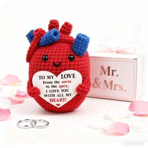 Poupée Cœur en Coton Faite au Crochet, Série Cartes Cadeaux Tissées, Cadeau Romantique et Emotionnel pour Couples, Saint-Valentin - Product Image 3