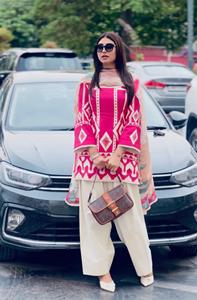 Costume Salwar en soie imprimé numérique de créateur, longue robe Kameez de style pakistanais pour les fêtes de mariage, indien pakistanais - Product Image 4